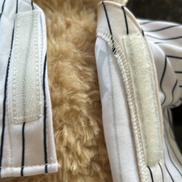 Build-A-Bear NY Yankees Uniform with Accessories - Picture 8 of 14